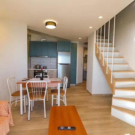 East & West Seaside Vakantiehuis Gialtra