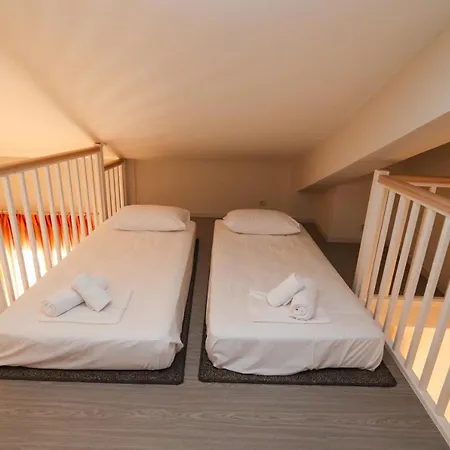 East & West Seaside * Gialtra