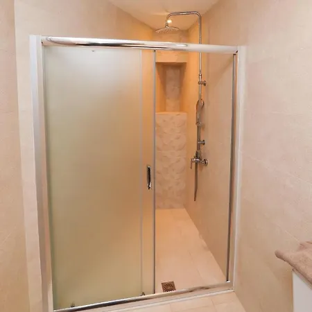 Tatil Evi East & West Seaside Gialtra