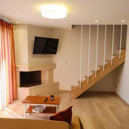 East & West Seaside Gialtra