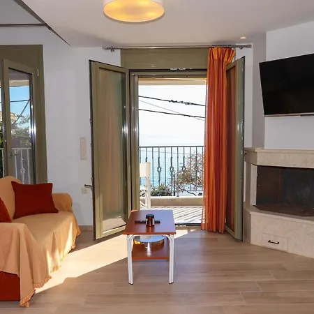 East & West Seaside Gialtra